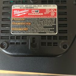 Milwaukee M12 Charger