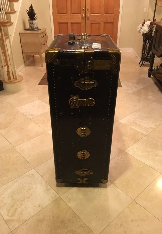 Wardrobe steamer trunk, Carson Pirie Scott & co.