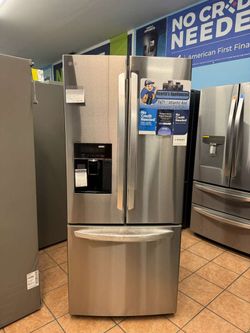 LG 21.8 Cu Ft - 30" Wide French Door Refrigerator with Ice Maker and Water Dispenser