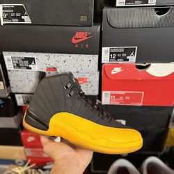 Jordan Black University Gold 12s size 10.5 VNDS 