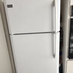 REFRIGERADOR WHIRLPOOL CONGELA Y ENFRÍA MUY BIEN PUEDO LLEVAR A DOMICILIO Y GARANTÍA 