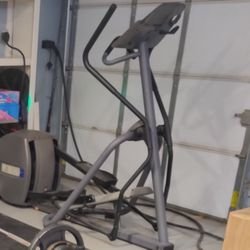 Precor  Elliptical 
