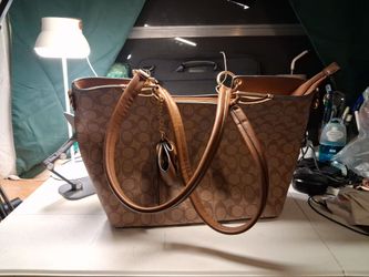 Coach Signature Tote Bag