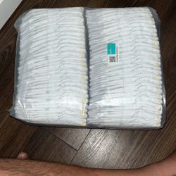 Newborn Pampers 