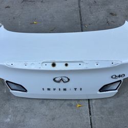INFINITI Trunk