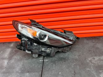 2019 -2020 -2021 2022 -2023 -2024 MAZDA 3 RIGHT SIDE HEADLIGHT OEM
