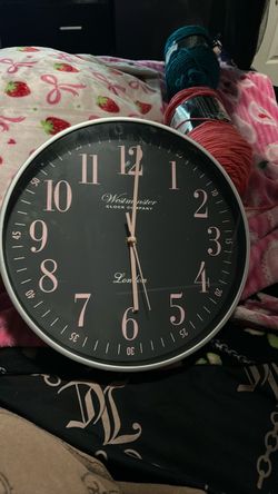 pink room clock