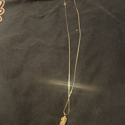 14kt Gold Chain And A Unique 14kt Gold Car 