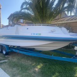 1997 Chaparral Sun setter Deck Boat