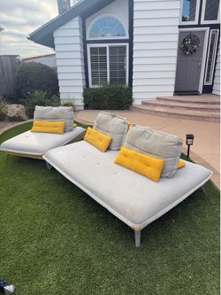 moroni couch