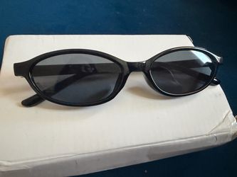 Black Oval Sunglasses – Retro Y2K Style