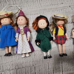 5 Mini Dolls