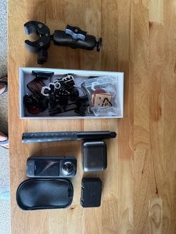 Insta360 X3 Bundle – 4 Batteries, Charger & Accessories