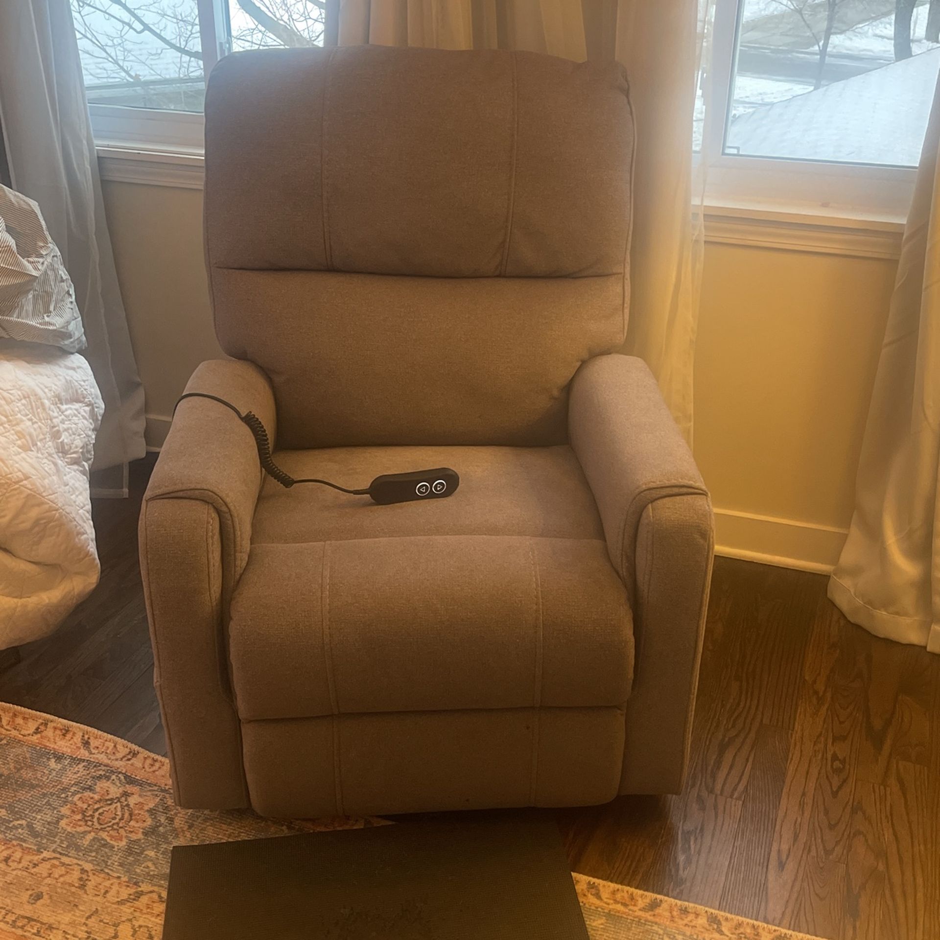Remote Control Lift Recliner 