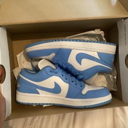 Jordan 1 Low- University Blue