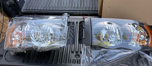 02-05 Dodge Ram Black Amber Reflector Headlights