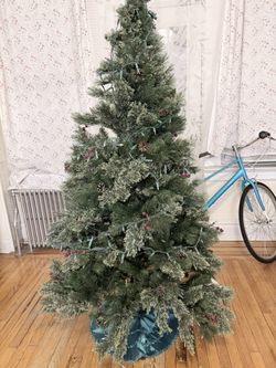6 Feet Christmas Tree With Pre-decoration