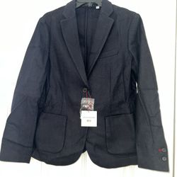 Nice women’s suit new with tag only $15