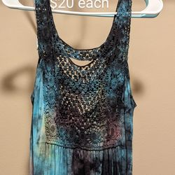 T Party Tank Tops Size Small (4)