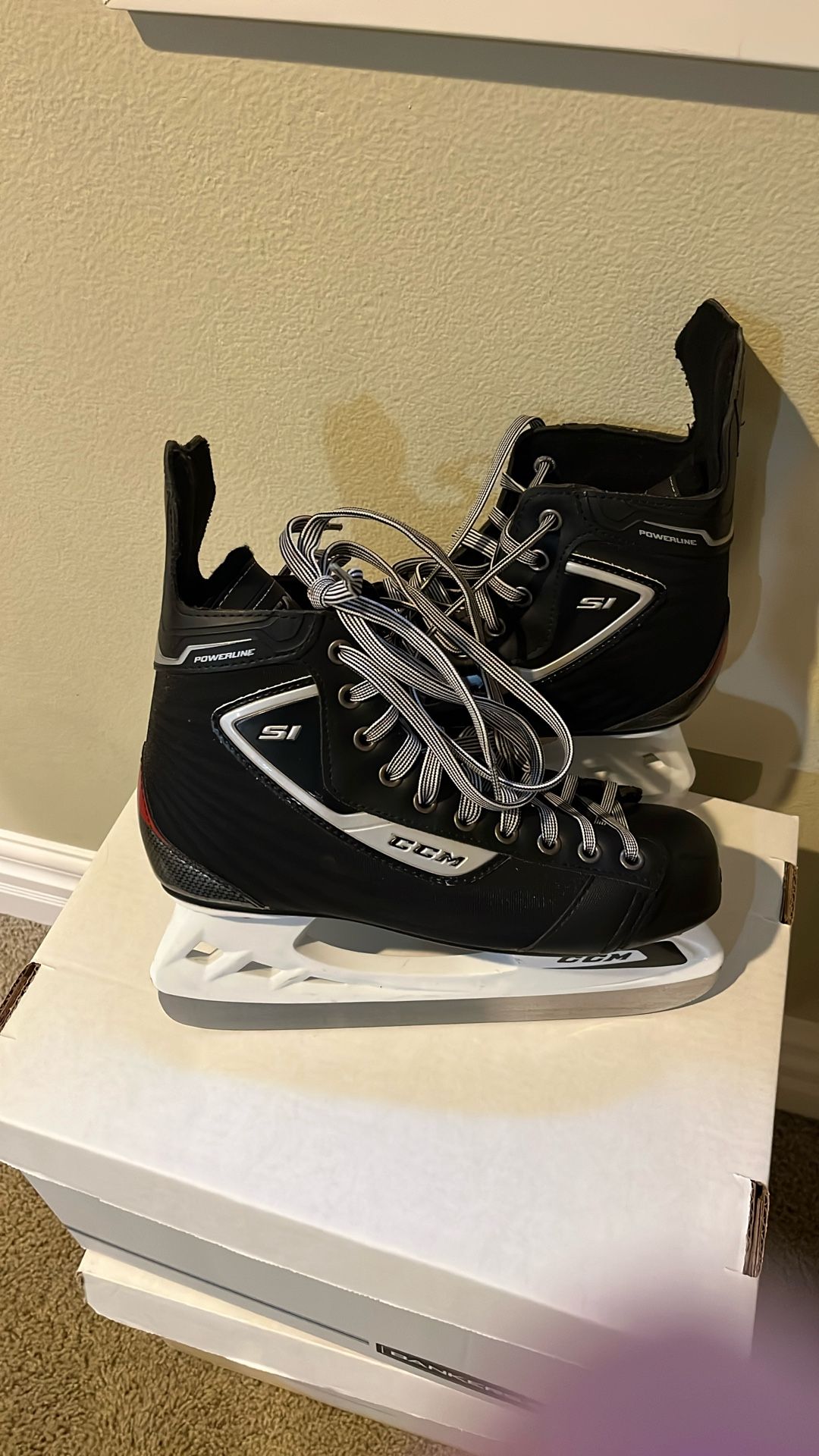 CCM Powerline SI Men’s Hockey Skates