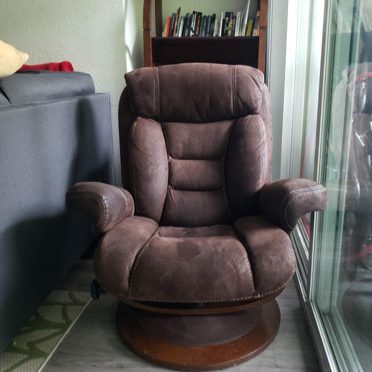 Super Comfy Swivel Recliner and Ottoman In (Good Shape)