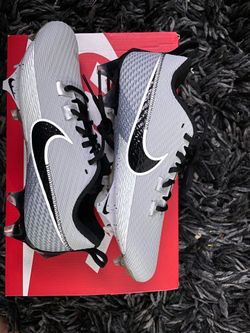 Brand New Vapor Max Comes with box!! Shipping as Well