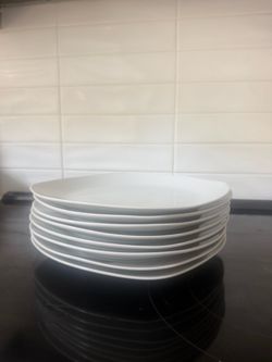 White Dinner Plate Set