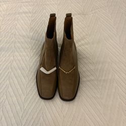Tory Burch Equestrian Link Chelsea boot in brown leather and suede