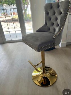 2 bar chairs