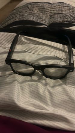 Smart glasses with camera