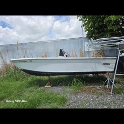 Bote Para Proyecto Casco En Buenas Condiciones Piso Por Hacer 