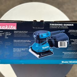 Makita Finish Sander B04556K 