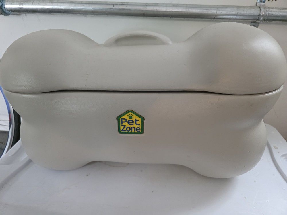 Petzone Bone Dog Toy Box