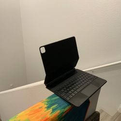 iPad Pro 12.9 Inch Magic Keyboard Includes Apple Pencil
