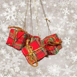 Vintage 1980s Plaid Fabric Gift Box Ornaments Stocking Stuffers Set Of 4, 1”