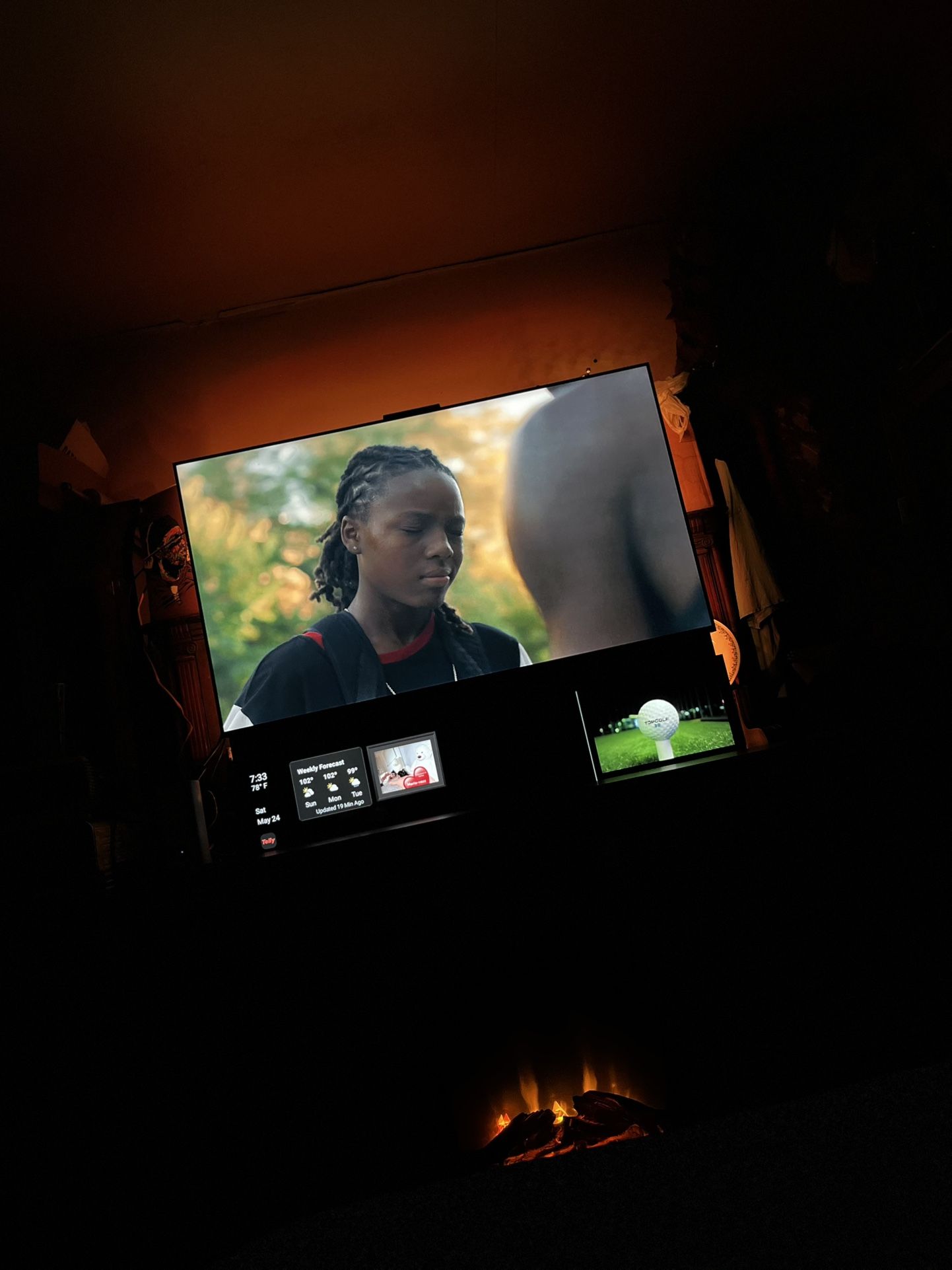 55” Inch Dual Screen Telly Tv With Built In LED’s And Built In Soundbar