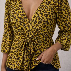 Yellow mustard SXY cheetah blouse Size l