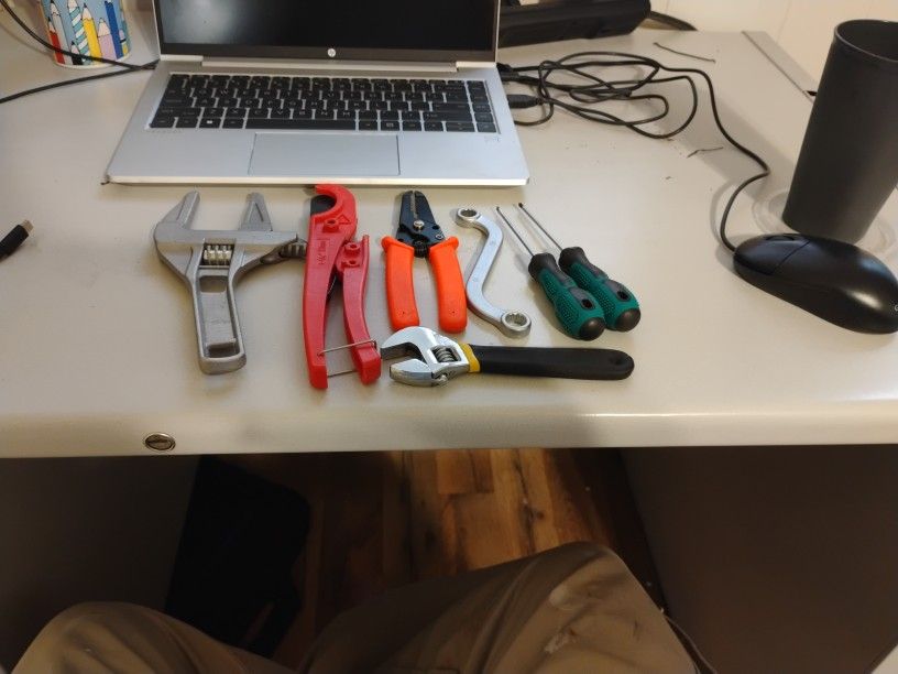 PVC Nut Wrench PVC Cutter Wire Strippers Curve Wrench 10 Mm. 11mm 2small Screwdriver Set Small Adgestable Wrench