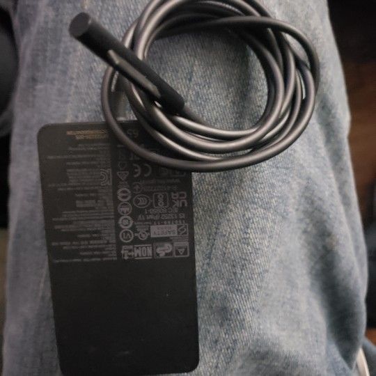 AUTHENIC SURFACE PRO CHARGER