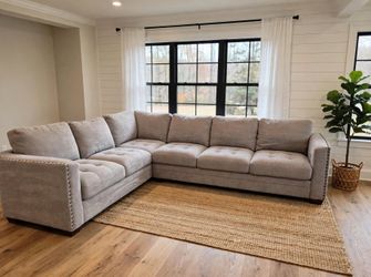 Free delivery nearby of sectional
