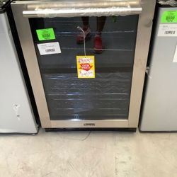 Magic Chef mini fridge 🧊❄️ mini fridges starting as low as 89