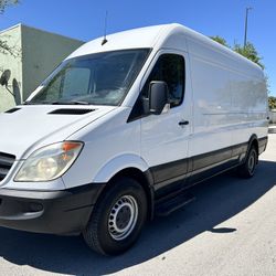 MERCEDES BENZ SPRINTER 2500 