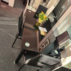 DINING TABLE WITH 4 CHAIRS BRAND NEW 
