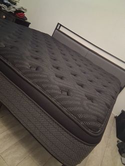 Matress and frame King size brand new