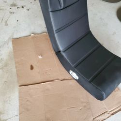 chair to play