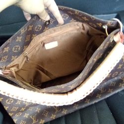 Louis Louis Vuitton Handbag
