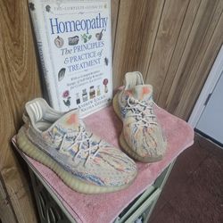 Addidas Yeezys Size 8