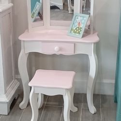 Girl Vanity