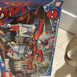 Complete Lego Sets Comes With All The Minifigs