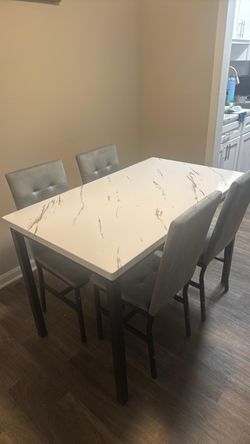 DINING SET